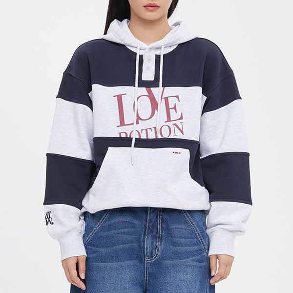 ROMANTIC CROWN(ロマンティッククラウン)の「LOVE POTION HOODIE_LIGHT GREY(Tops)」