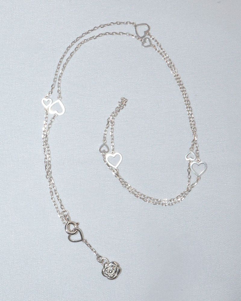 Loasi（ロアシ）の「[MADE] ラブリーローズ.ロングハートチェーンネックレス（アクセサリー）」