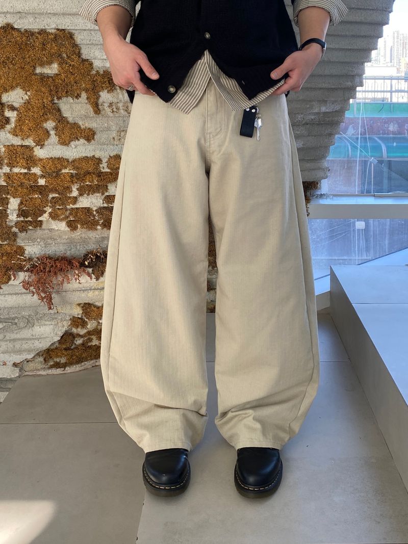 SSROOM（エスエスルーム）の「Ponard Herringbone Curved Cotton Pants 2C（Pants）」