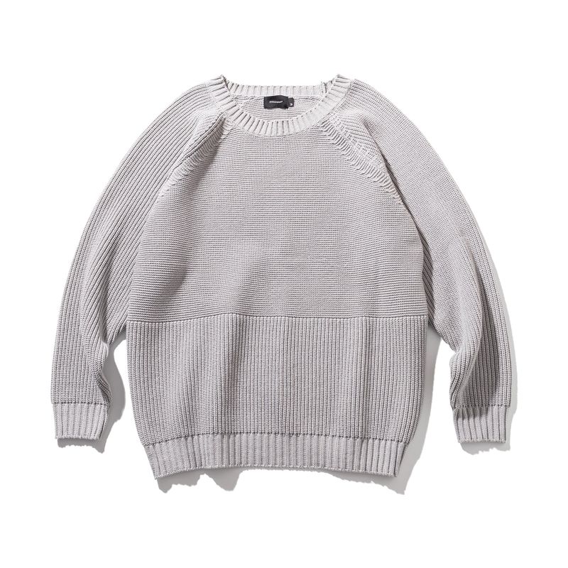HALF INCISION OVERSIZED KNIT
