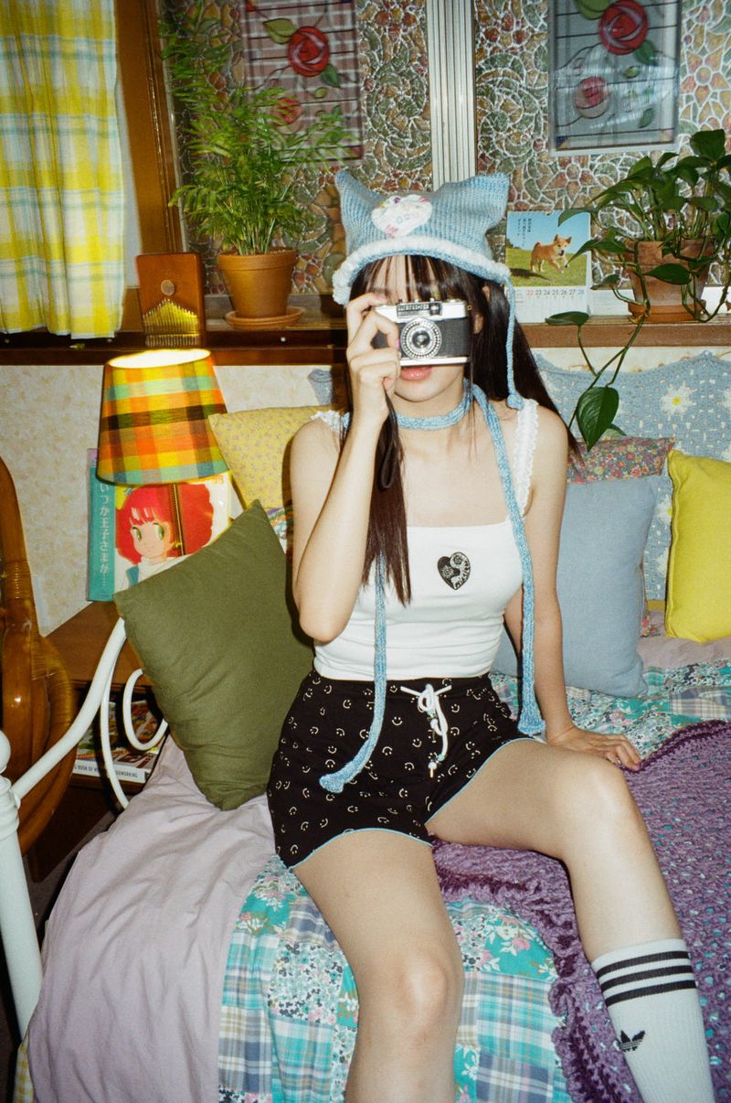 smile shorts black