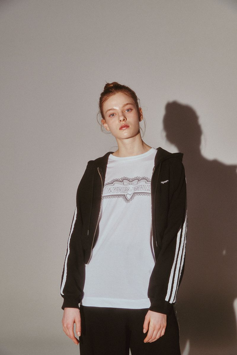 Lace Tape Hood Zip-Up Black
