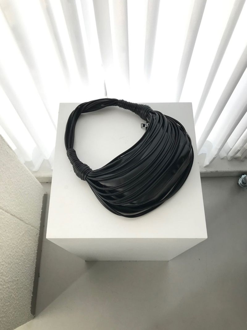 nobiyaka(ノビヤカ)の「layered strap bag(Bags)」