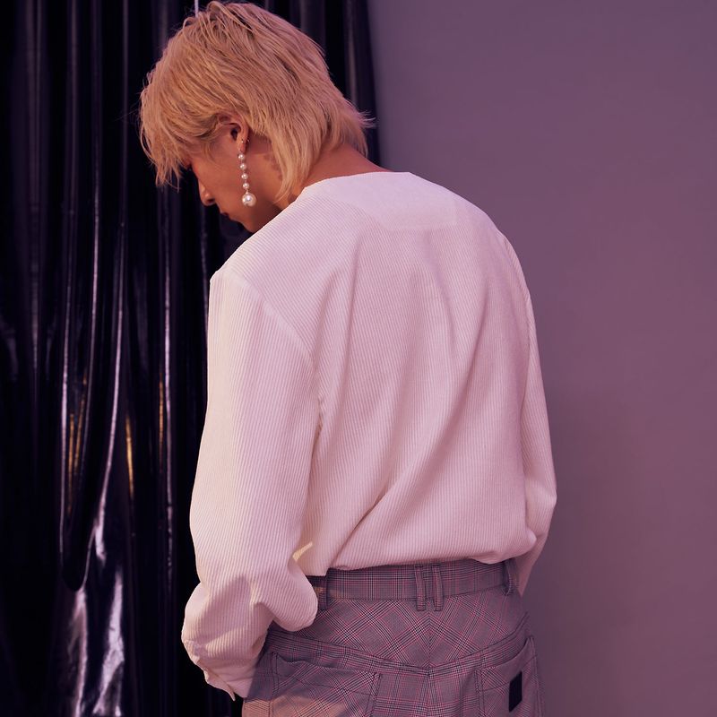 WHITE v-neck shirt
