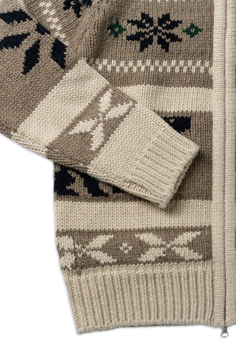 Polar bear cowichan_beige