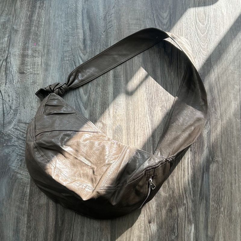 FADE MEET（フェードミート）の「Wrinkled Leather Crescent Bag（Bags）」