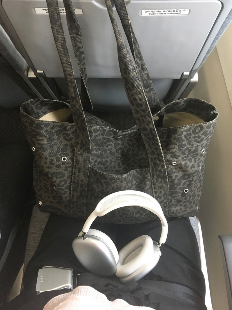 moroi(モロイ)の「Eyelet Leopard Print Bag(Bags)」
