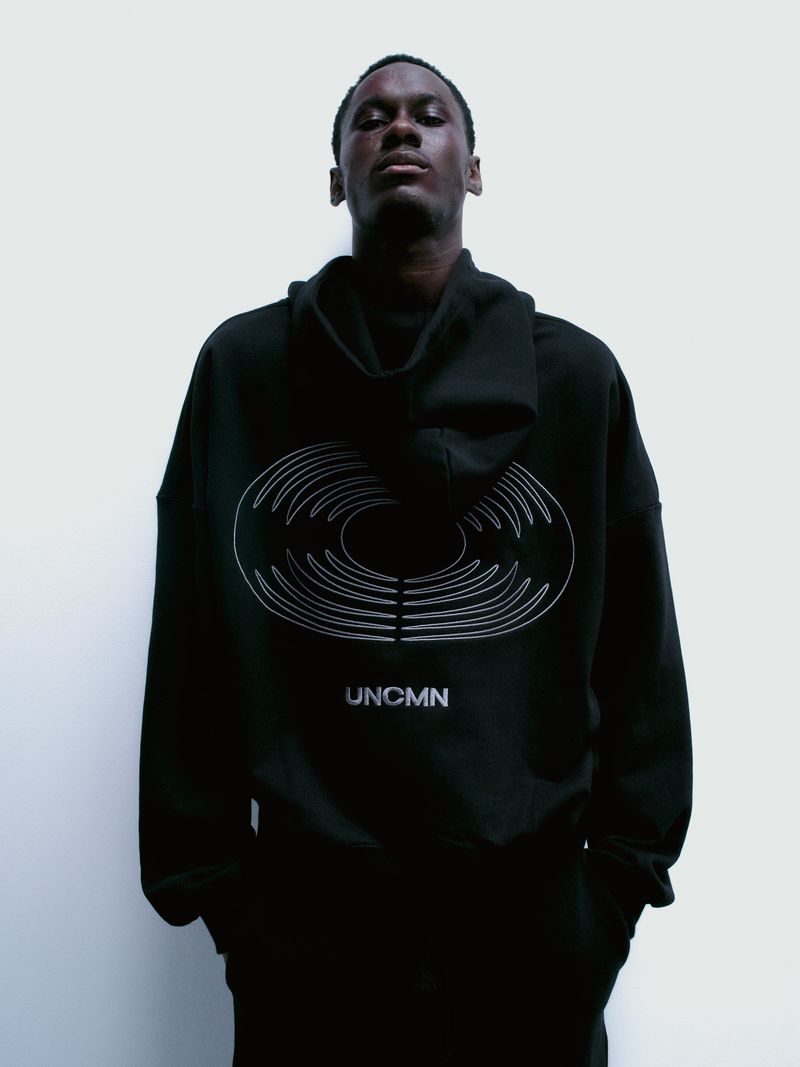 UNCMN BACK LOGO HOODIE