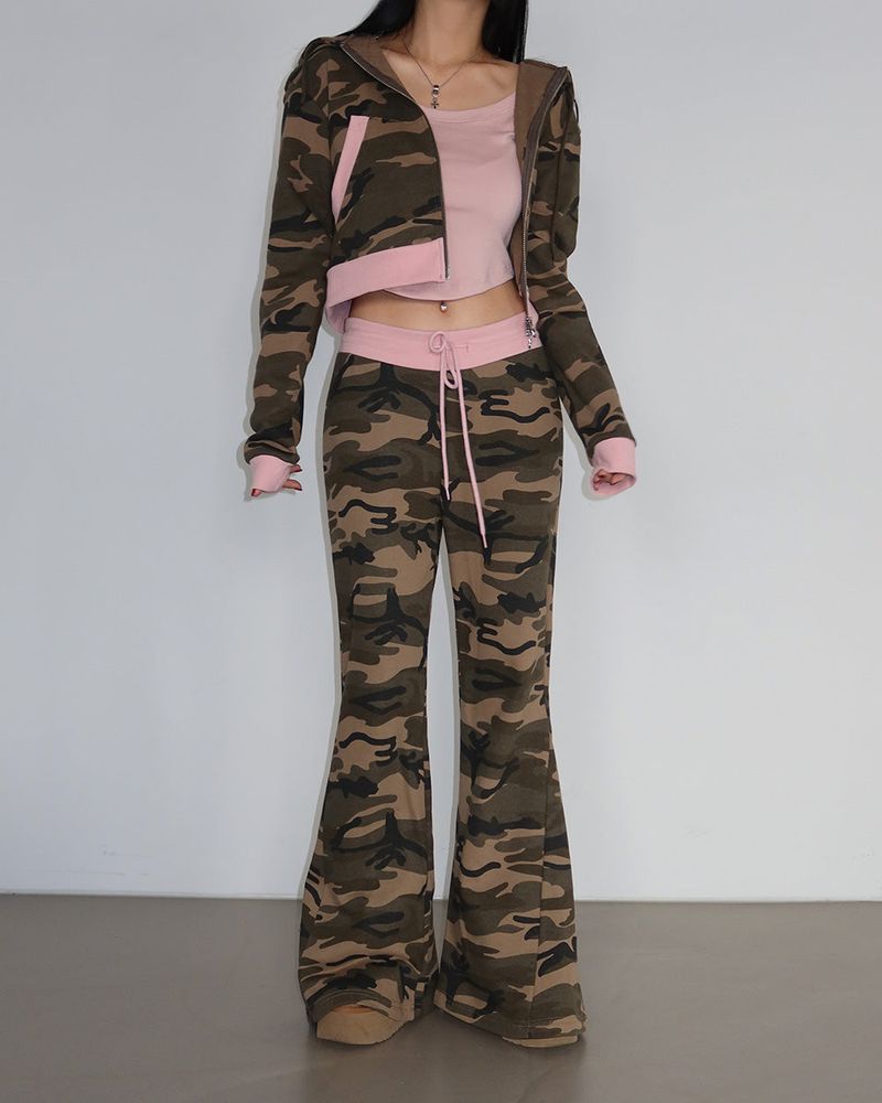 Pink color camouflage hooded zip-up