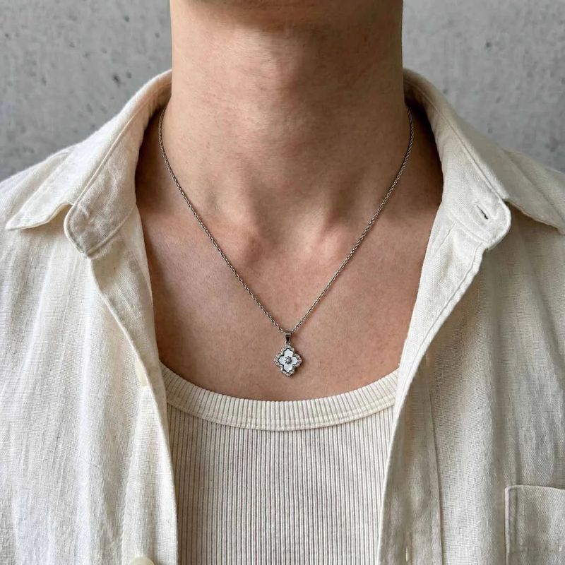 FADE MEET（フェードミート）の「Ivory Bloom Necklace（Accessories）」