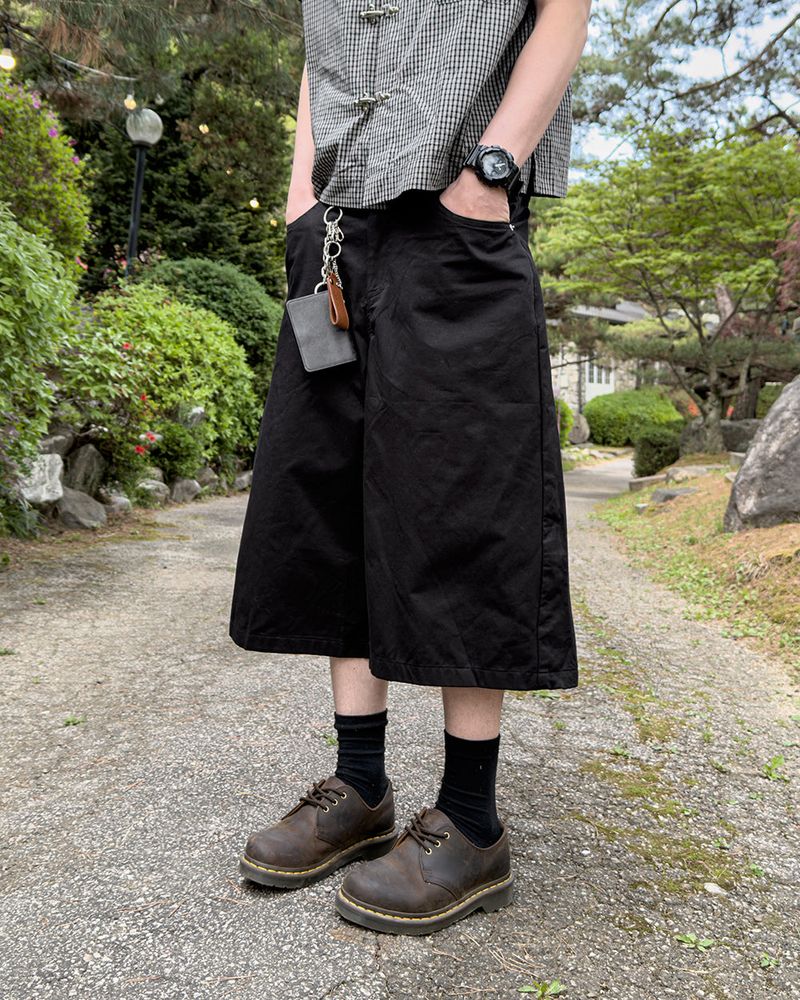 Varon Patch Strap Bermuda Pants
