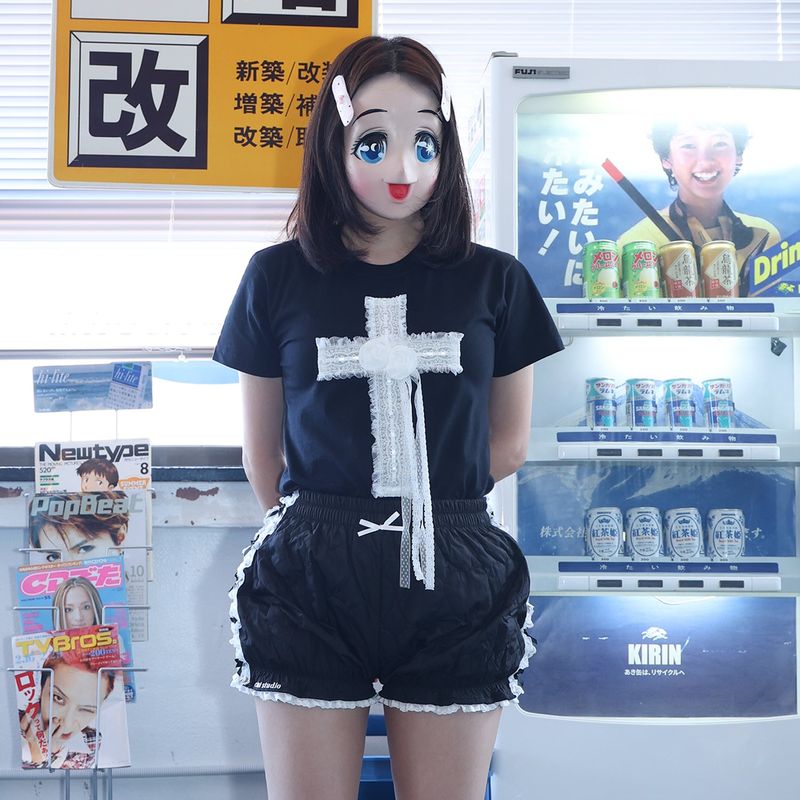 Lace Cross T-shirt - Black