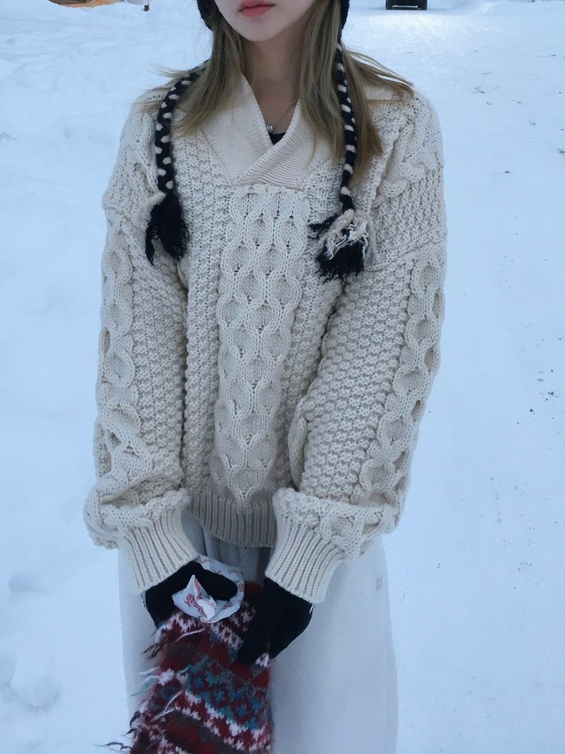 Cream Twist Collar Loose Knit (1c)