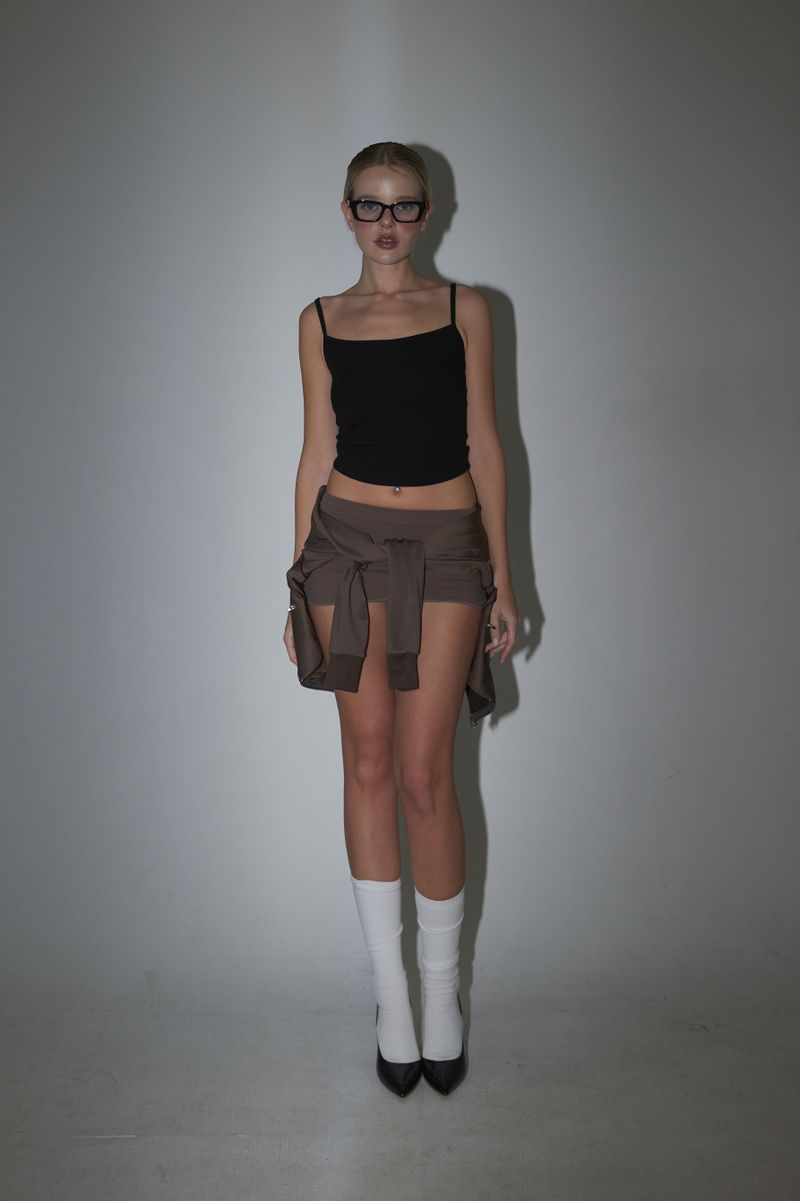 BASIC SLEEVELESS BLACK