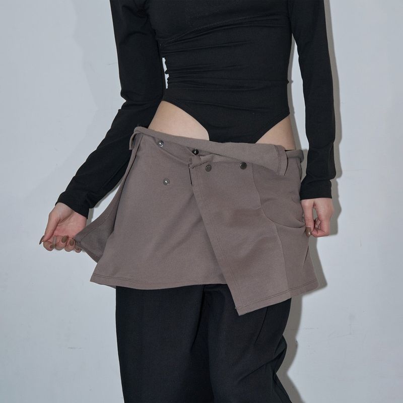 LAYERED SNAP WRAP SKIRT (TAUPE GRAY)