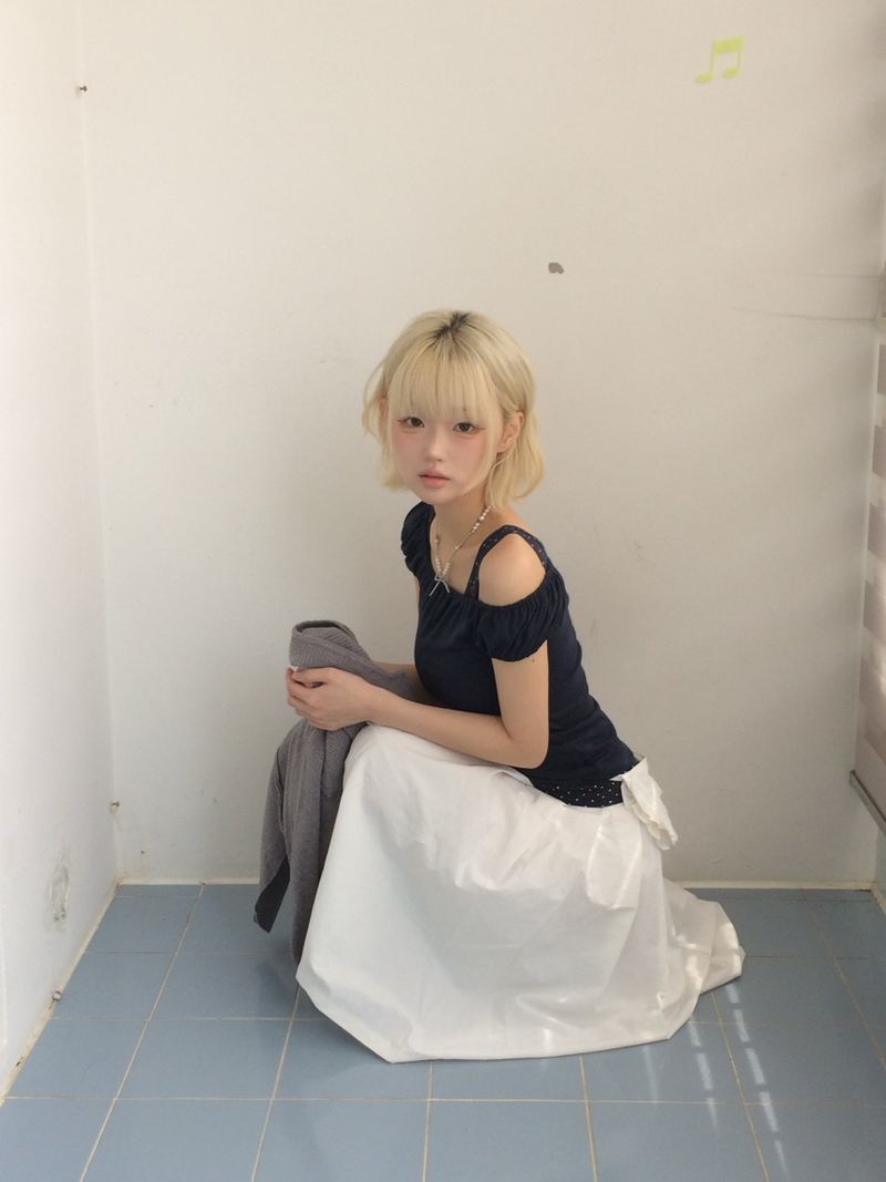 Powder pleats and pouch skirts