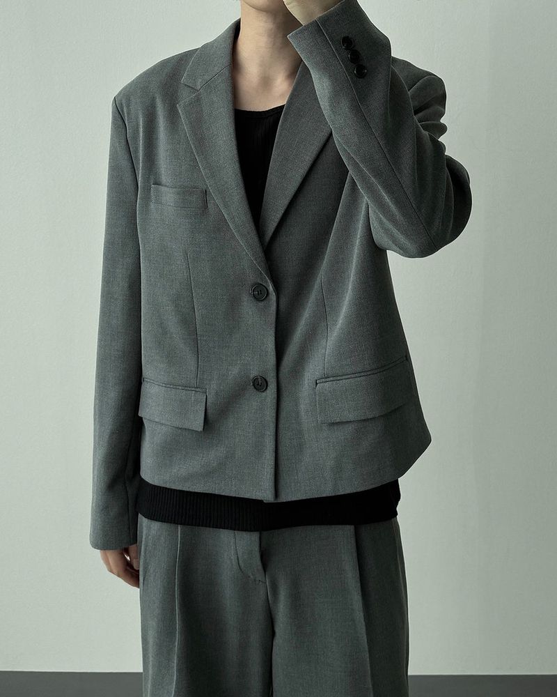 LUMI Oversized Crop Blazer