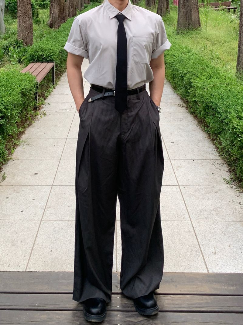 Double Tuck Stripe Wide Slacks
