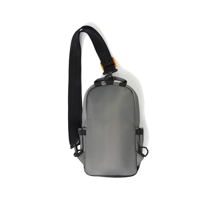 ESSENTIAL MIDIEUM SLING BAG【CHARCOAL】