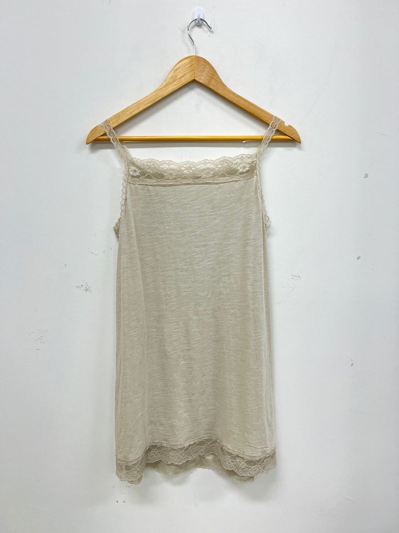 lace sleeveless shirt