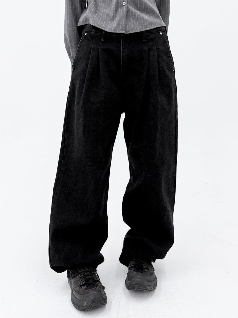 BASIC TWO TUCK BLACK DENIM