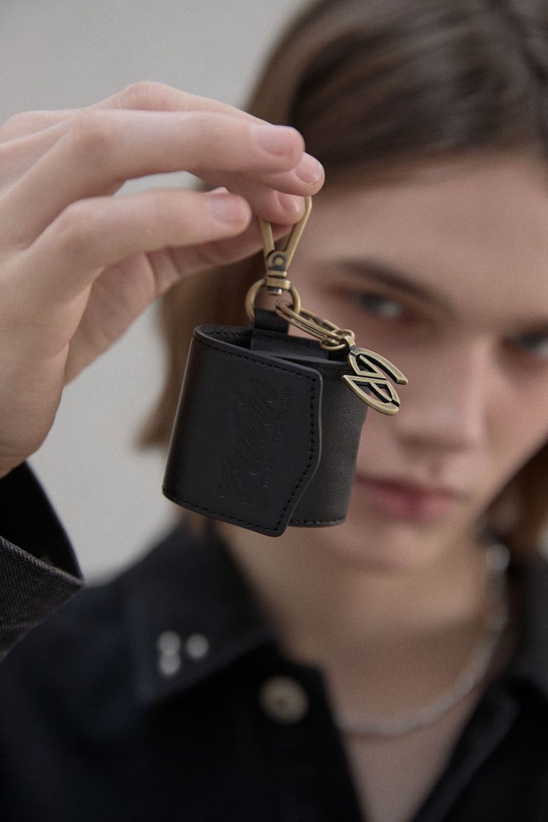 Vintage logo AirPods Case - Black