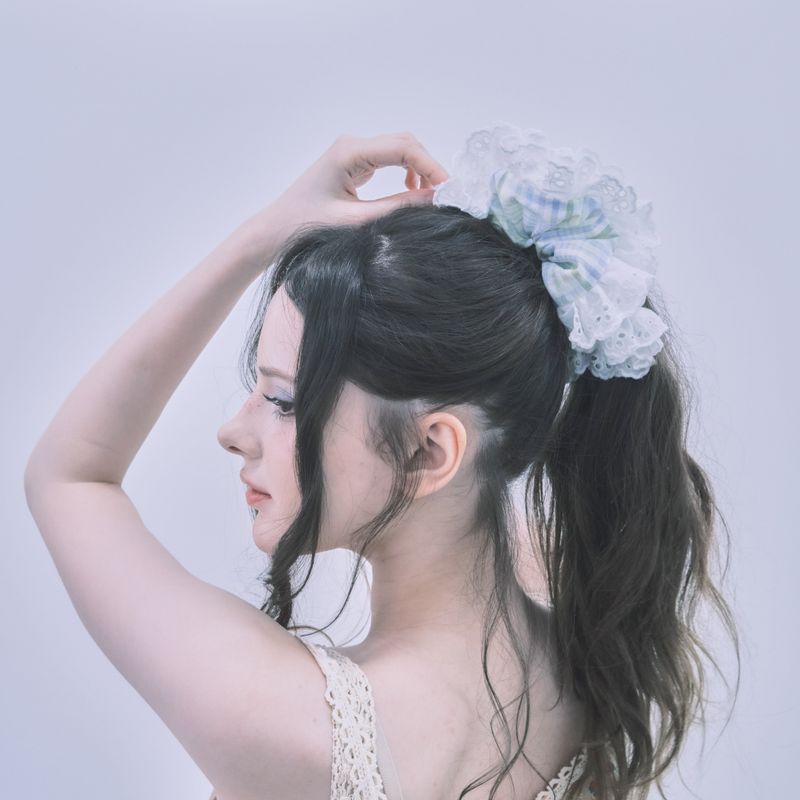 Pop Lace scrunchie_check