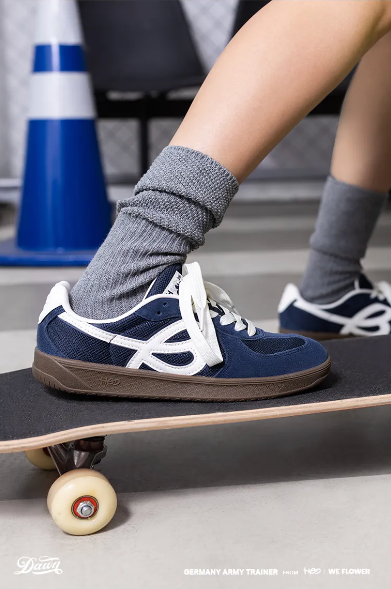 HBD/We Flower Joint Name Retro German Training Shoes - BLUE