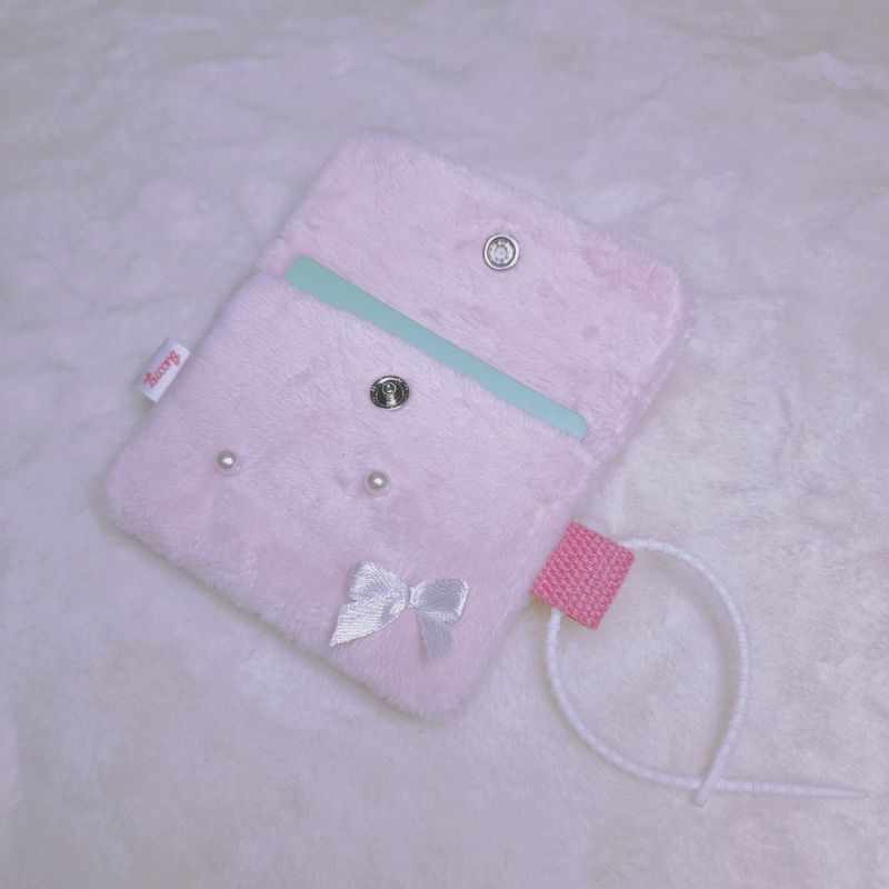 [MADE] fluffy strawberry pouch