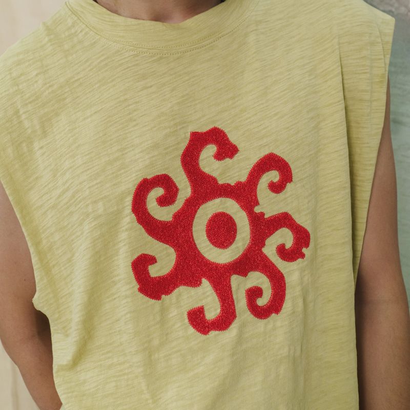 Helio sleeveless top / Straw yellow