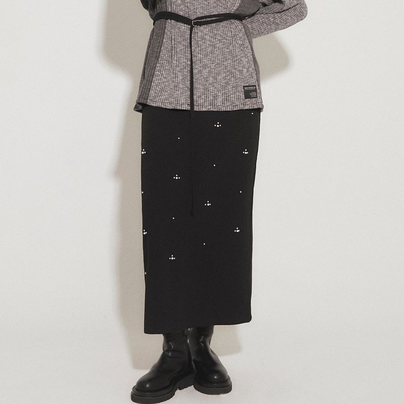 AWE BORN US（アボンアス）の「STUDS MAXI SKIRT [BLACK]（Skirts）」