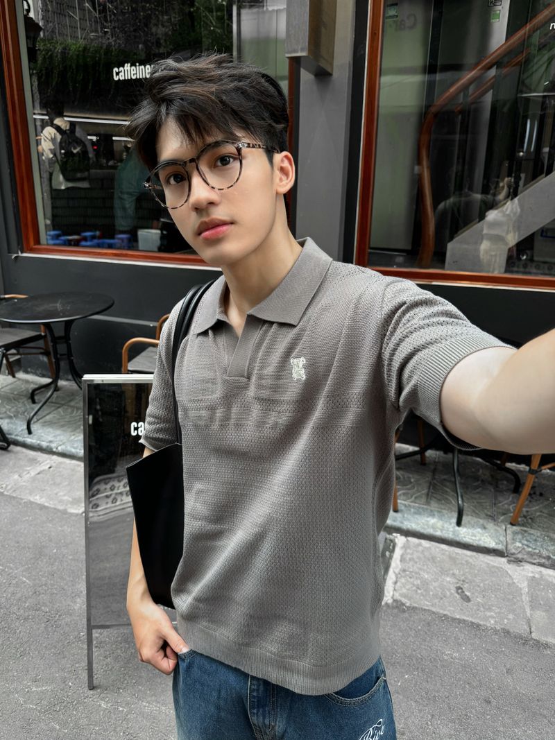 DVRK PRIVÉ BUTTONLESS POINTELLE KNITTED POLO - GREY