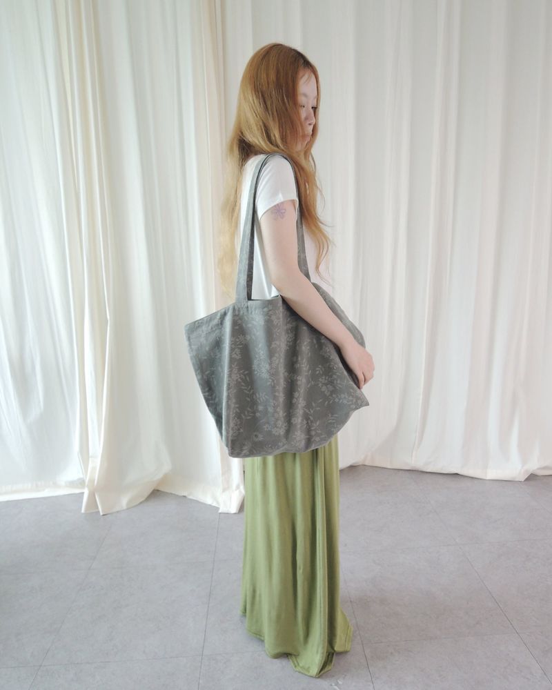 PIGMENT GARDEN TOTE BAG