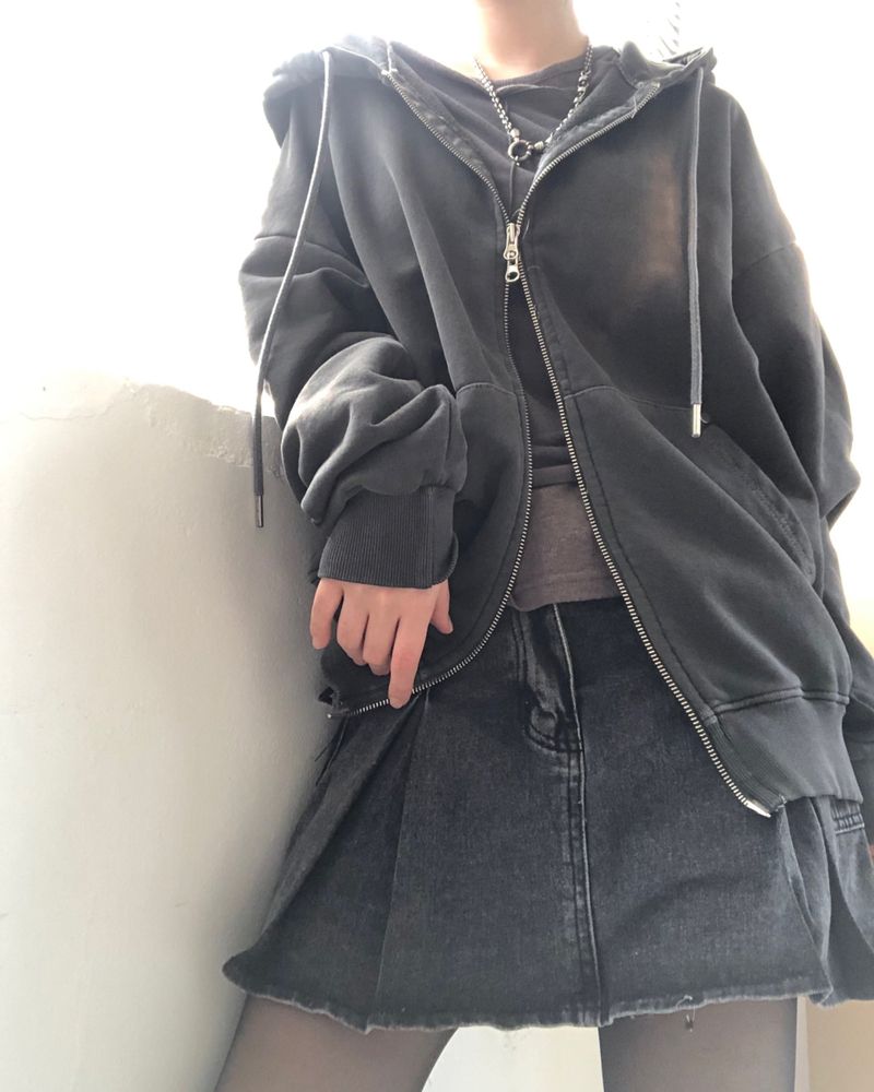 heenytsuki(ヒニツキ)の「Rivet Pigment Hood Zip-Up(Tops)」
