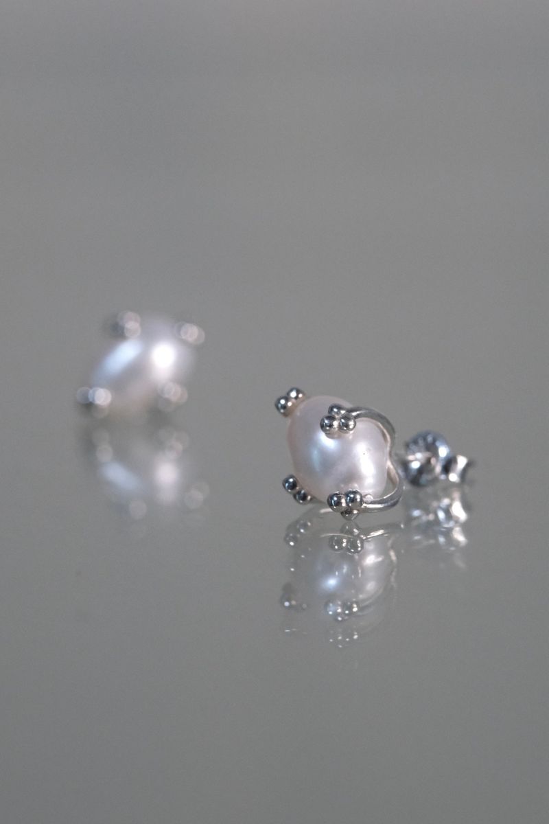 PEARLBUD EARRINGS