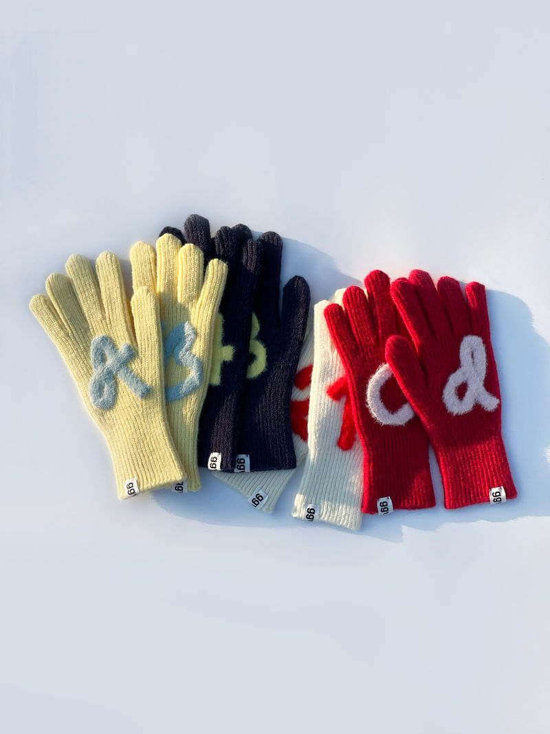 CUSTOM INITIAL KNIT RIBBON GLOVES
