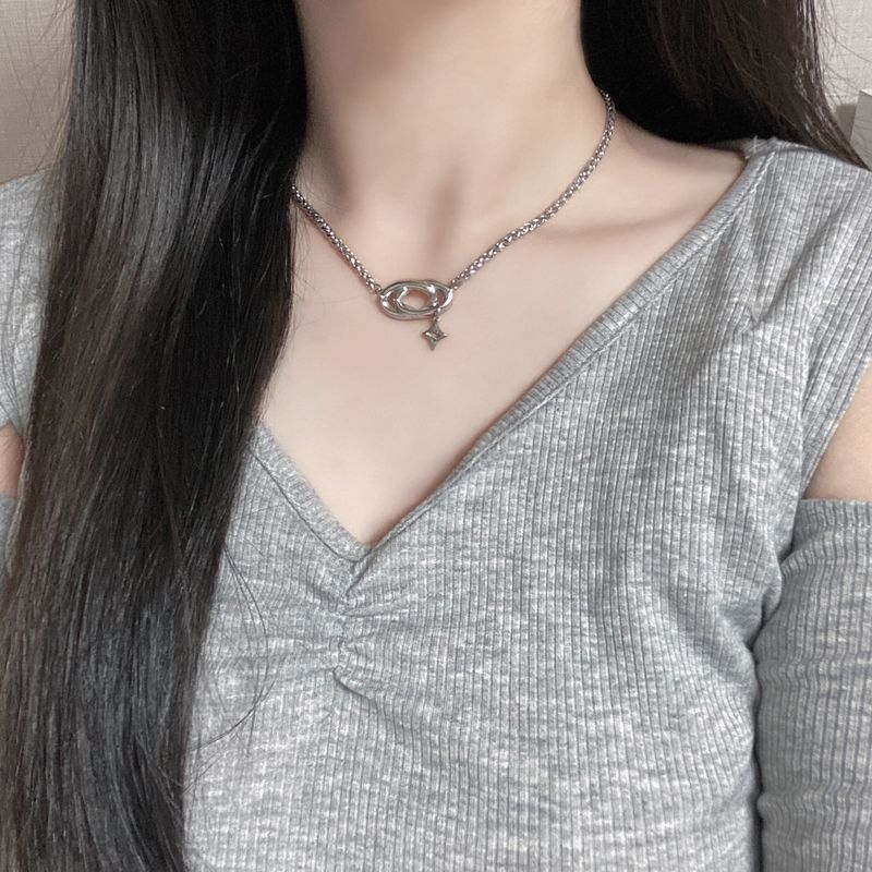 All surgical steel double ring frame necklace
