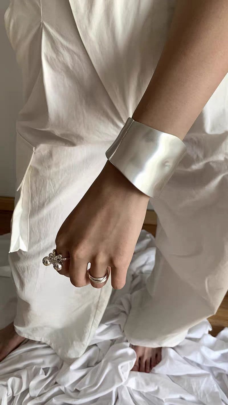 House of haus（ハウス オブ ハウス）の「Matt big BOLD shape bangle（Accessories）」