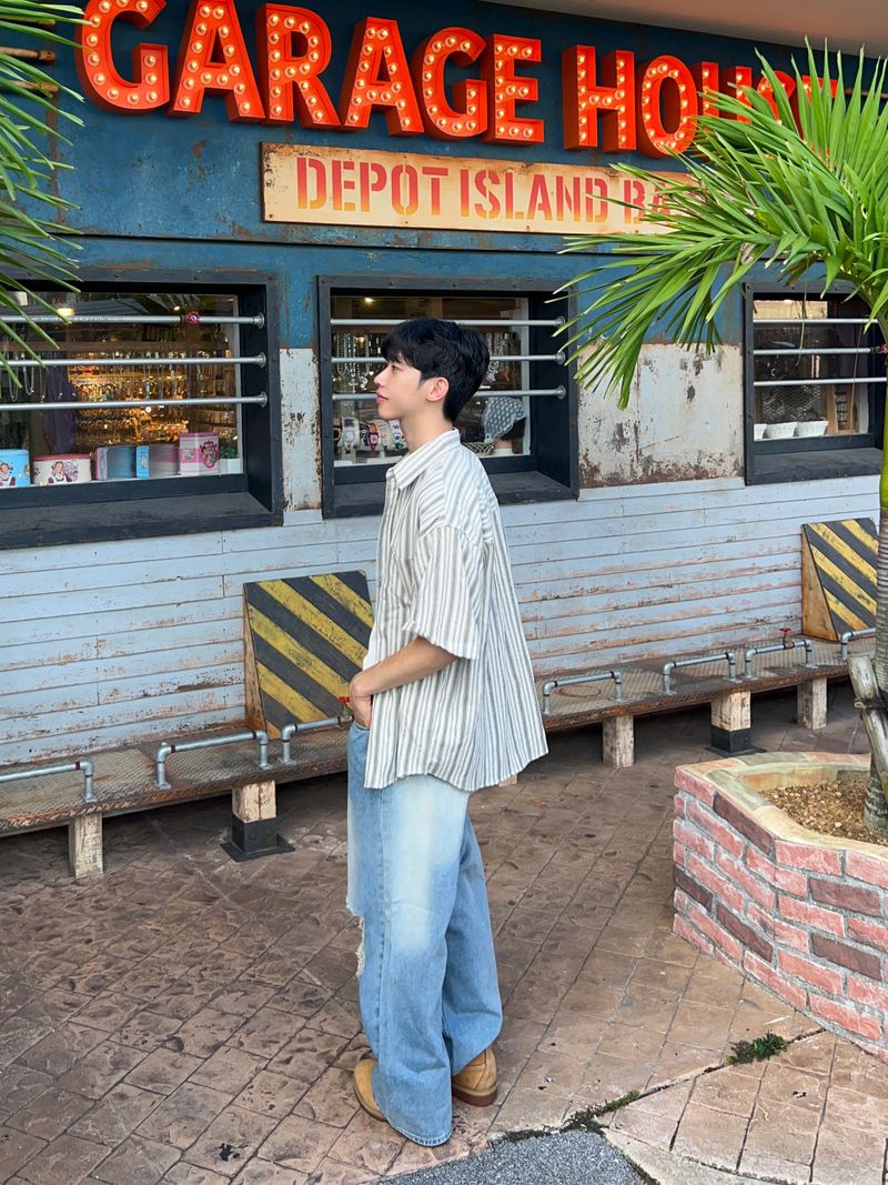 Frayed Distressed Denim Pants – S/M/L (2 Colors)