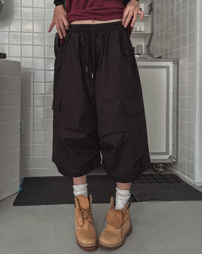 Bulky Pintuck Cargo Bermuda Pants