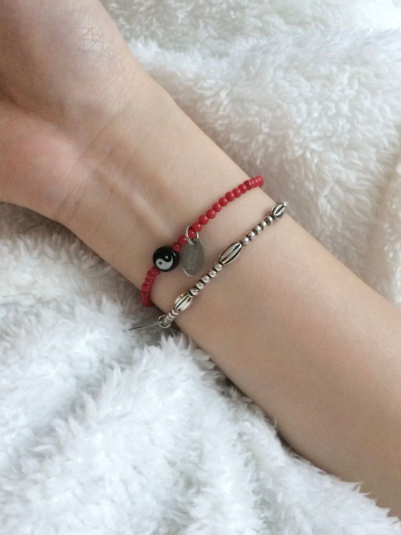YIN N YANG RED BRACELET