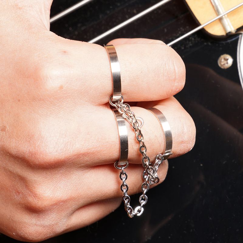 BASSCLEF（ベースクレフ）の「スリーリングコネクションチェーンステンレススチール_トリプルチェーンリング（アクセサリー）」
