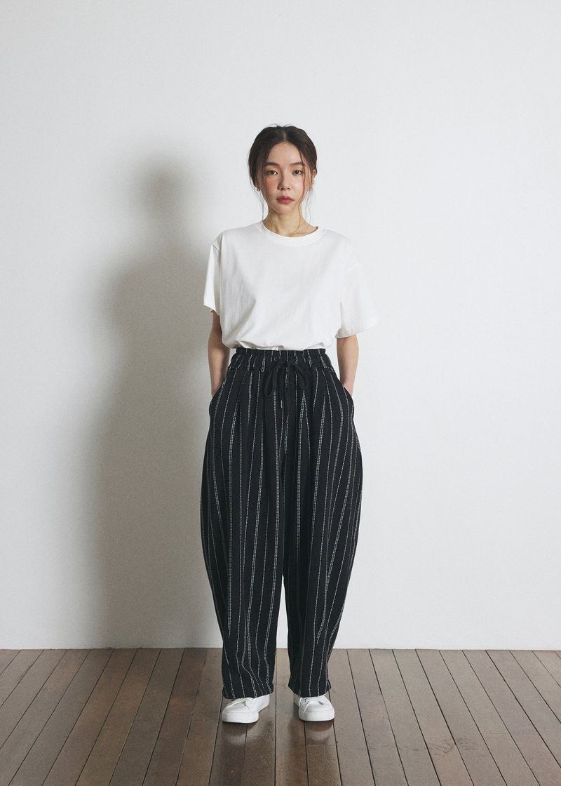 DOTTED-STRIPE BALLOON SWEAT PANTS (Black)