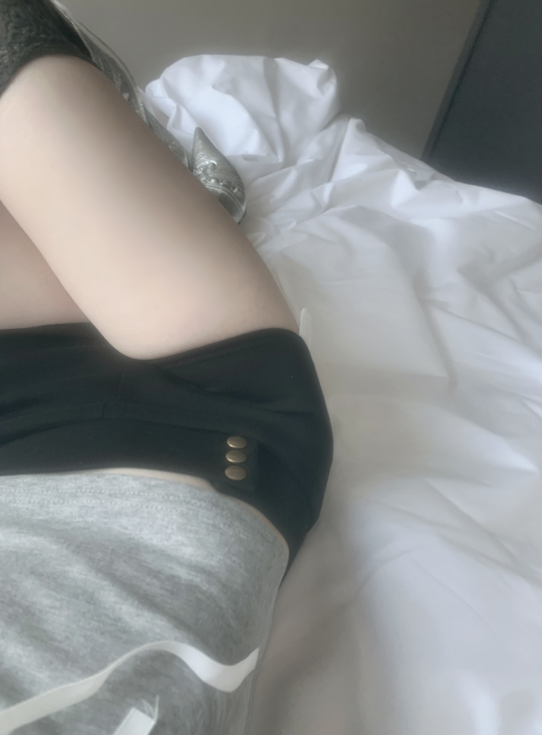 Tinker Lace Low-Rise Shorts (black)