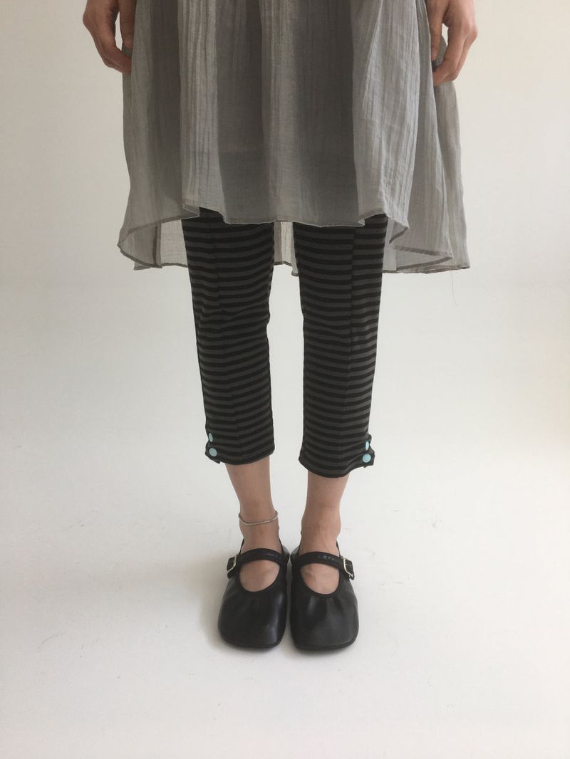 DUGGY(ダギー)の「Ricky Button Leggings (3color) (Pants)」