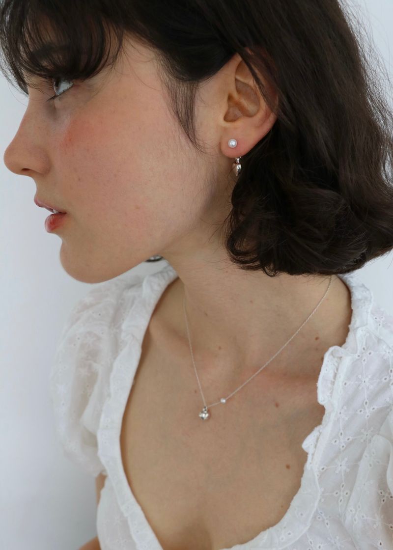 Heart pearl necklace / silver