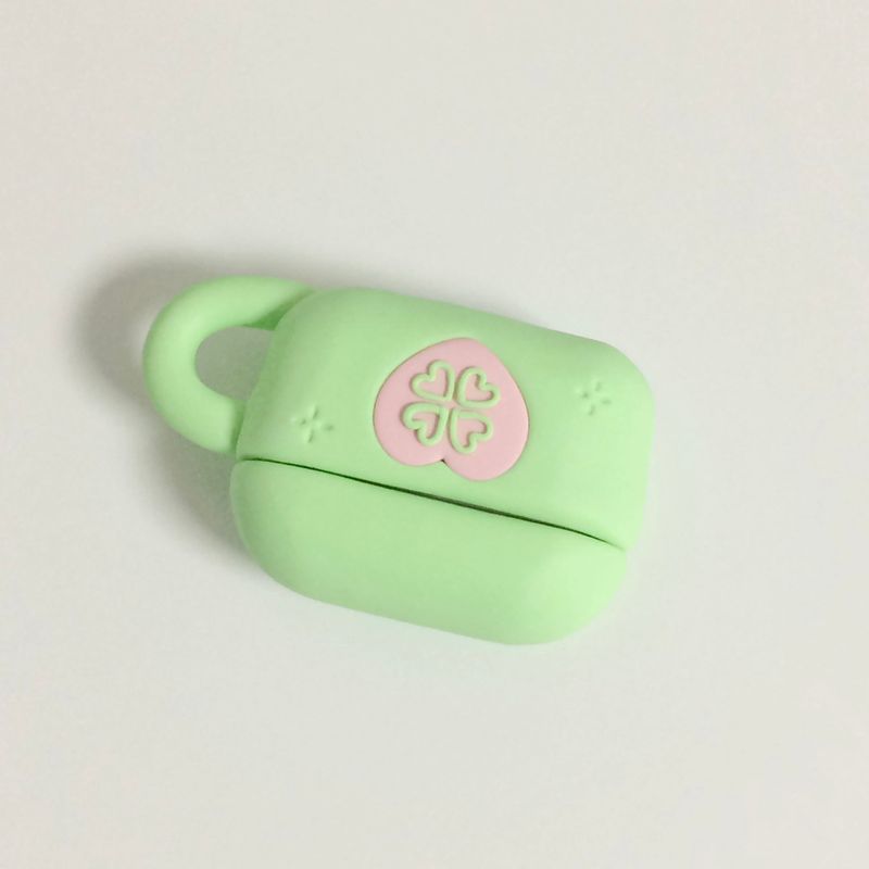 snuhug（スヌハグ）の「【MADE】 ラック＆ラブカップエアポッズケース（スマホグッズ/小物）」