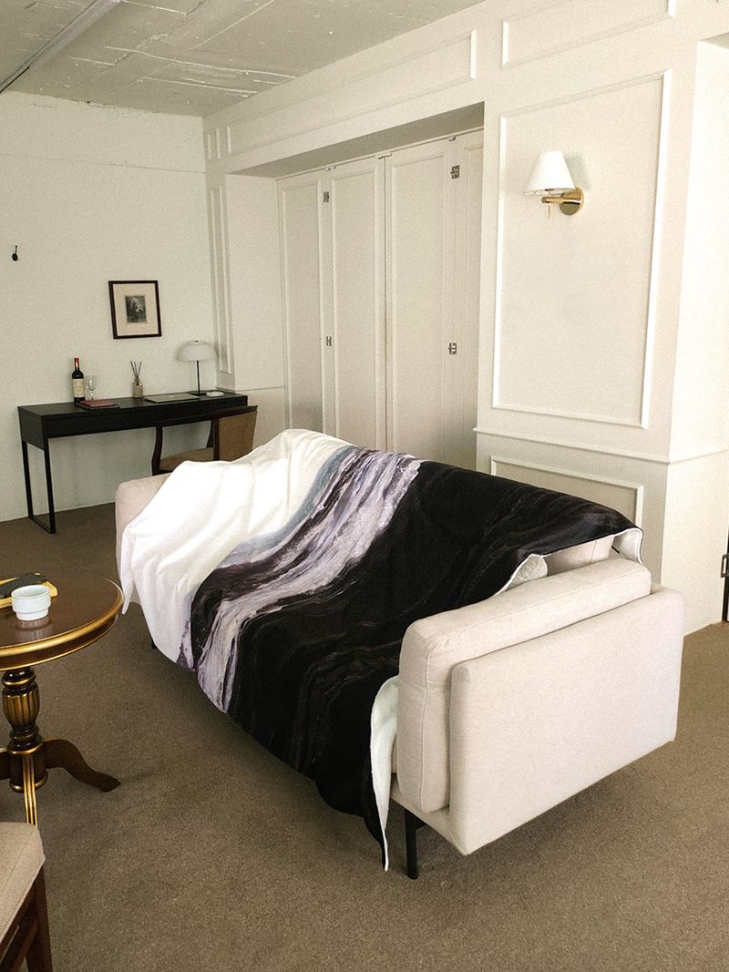 LNL cliff blanket