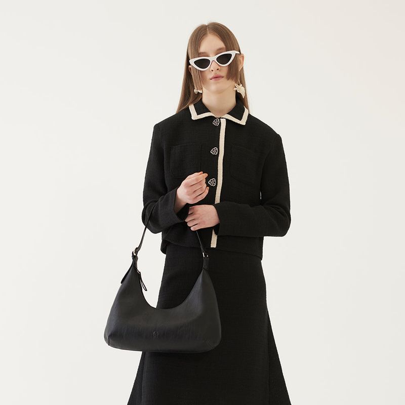 CURVED SHAPE BAG (BLACK)