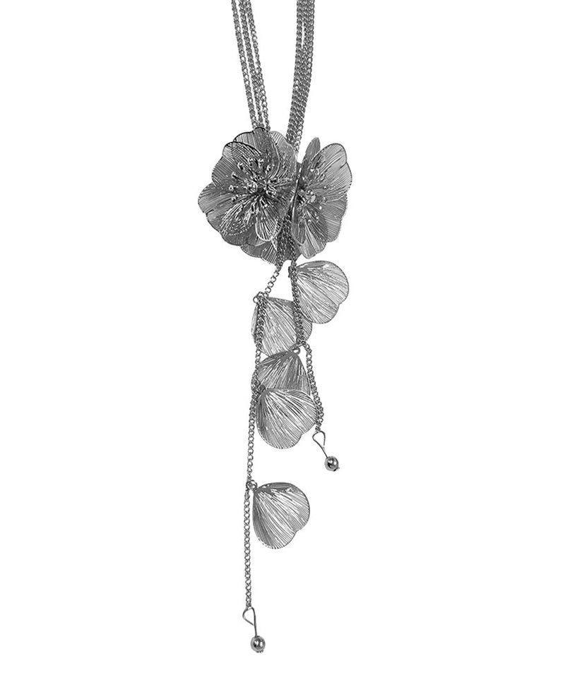 Silver flower necklace